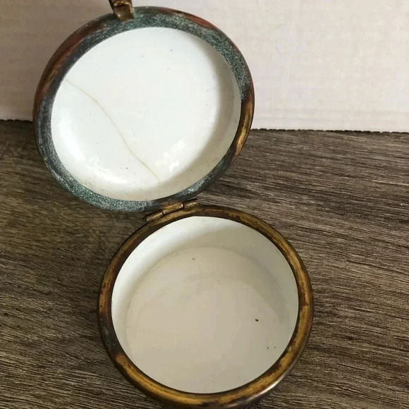 Vtg Porcelain Trinket Box - Picture 3 of 10